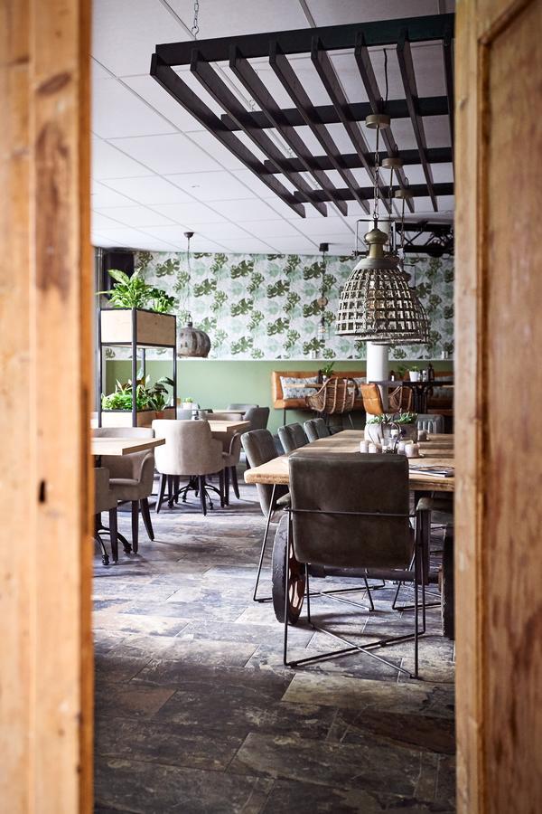 Hotel-restaurant Lely Oude-Tonge Extérieur photo